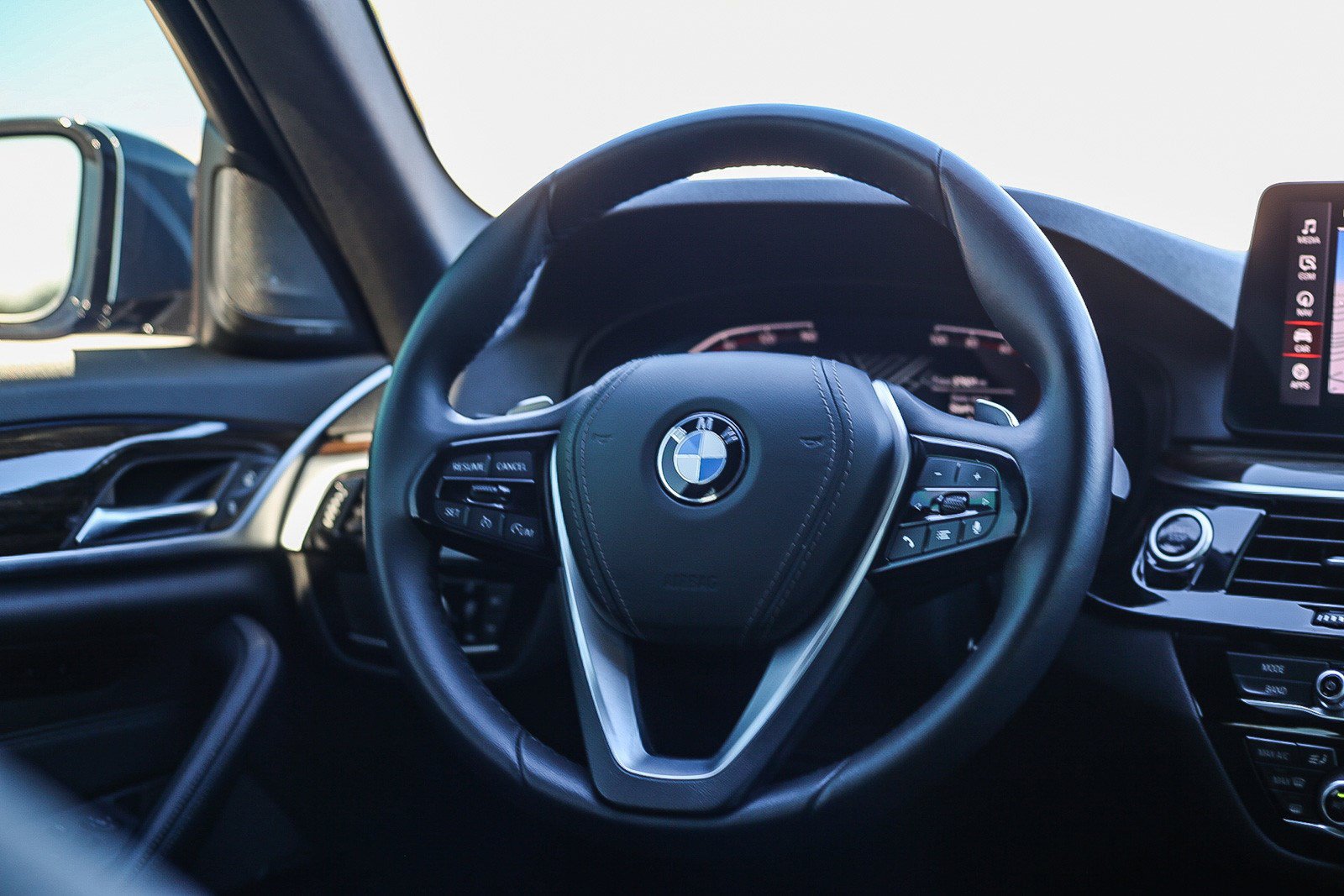 Used 2023 BMW 540i w/ Premium Package RWD image 17