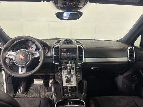 Used 2014 Porsche Cayenne GTS image 16