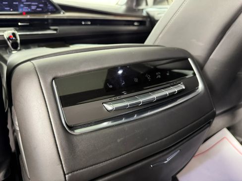 Used 2024 Cadillac Escalade Sport Platinum w/ LPO, ONYX Package AWD/4WD image 39