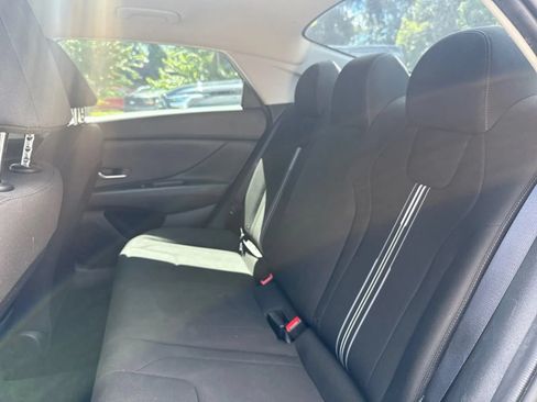Used 2023 Hyundai Elantra SEL FWD image 13