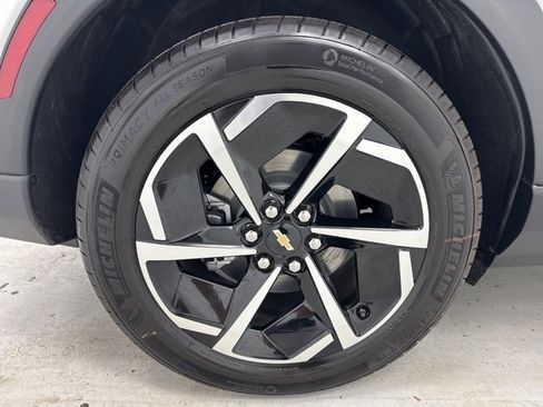 New 2026 Chevrolet Equinox EV LT image 33