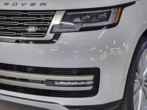 New 2026 Land Rover Range Rover Long Wheelbase SE image 12