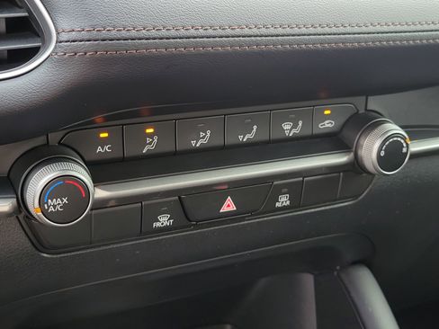 Used 2022 MAZDA MAZDA3 s image 11