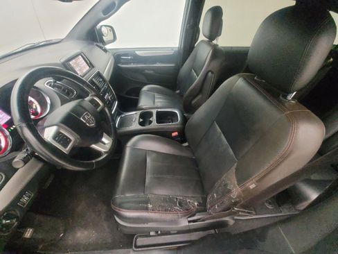 Used 2017 Dodge Grand Caravan GT image 17