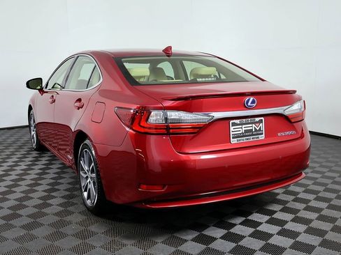 Used 2018 Lexus ES 300h w/ Luxury Package image 11