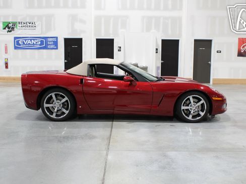 Used 2008 Chevrolet Corvette Convertible w/ Preferred Equipment Group RWD image 25