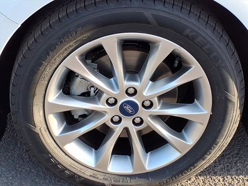 Certified 2017 Ford Fusion SE image 8