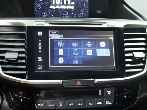 Used 2016 Honda Accord Touring image 21