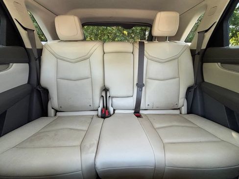 Used 2017 Cadillac XT5 Luxury w/ Driver Awareness Package FWD image 11