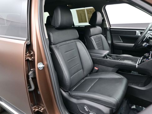 Used 2025 Hyundai Santa Fe Limited image 16