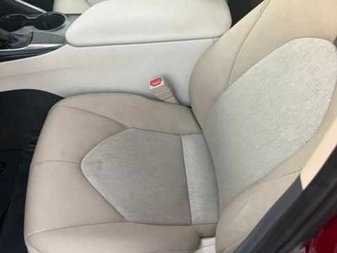 Used 2019 Toyota Camry LE FWD image 13