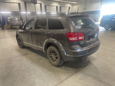 Used 2020 Dodge Journey SE w/ Blacktop Package image 2
