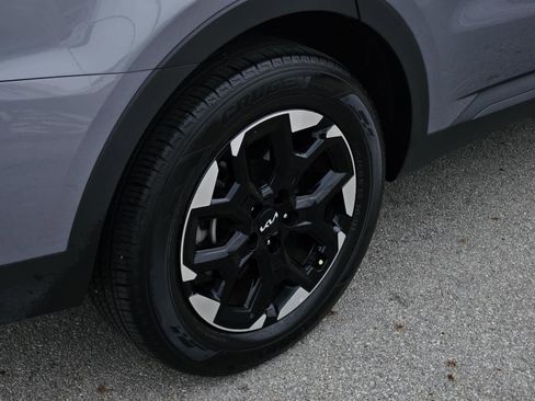 Used 2024 Kia Sorento S image 7