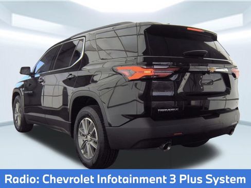 Used 2023 Chevrolet Traverse LT FWD image 4
