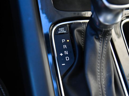 Used 2022 Kia Telluride LX image 24