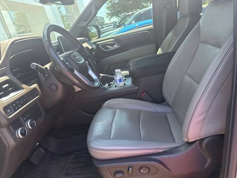 Used 2022 GMC Yukon SLT w/ SLT Luxury Package RWD image 4