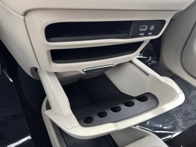 Used 2017 Chrysler Pacifica Touring FWD image 15