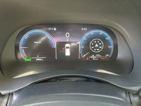 Used 2023 Toyota Highlander Limited image 18