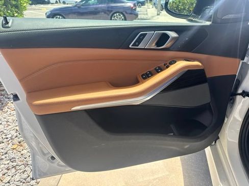 Used 2025 BMW X5 sDrive40i w/ M Sport Package RWD image 10