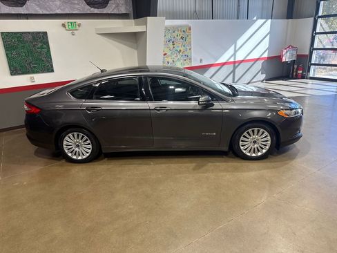 Used 2016 Ford Fusion SE image 29