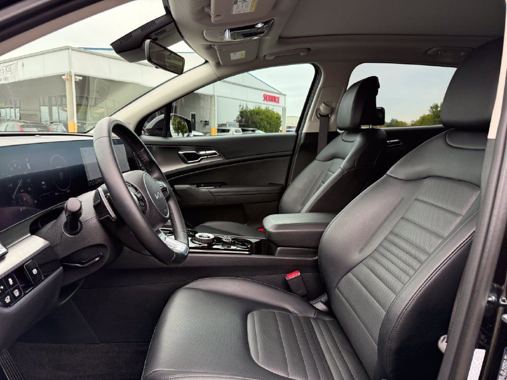 Certified 2025 Kia Sportage SX Prestige AWD/4WD image 16