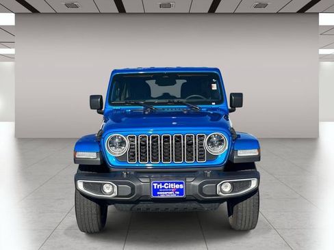 Used 2025 Jeep Wrangler Unlimited Sahara AWD/4WD image 9