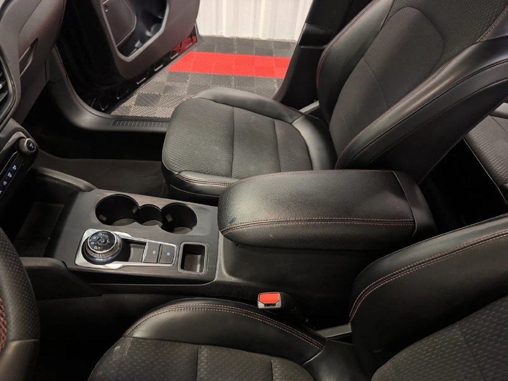 Used 2024 Ford Escape ST-Line w/ Tech Pack #1 AWD/4WD image 35