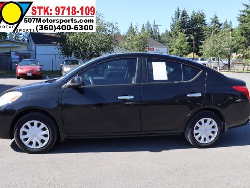 Used 2012 Nissan Versa SV w/ Convenience Pkg FWD image 3