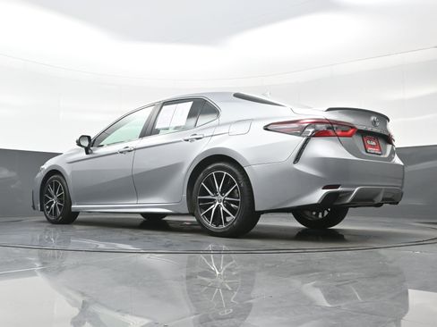 Used 2024 Toyota Camry SE FWD image 29