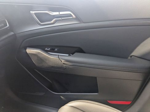 Used 2024 Kia Sportage EX image 18