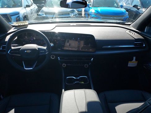 New 2027 Chevrolet Traverse LT w/ LPO, Floor Liner Package FWD image 15