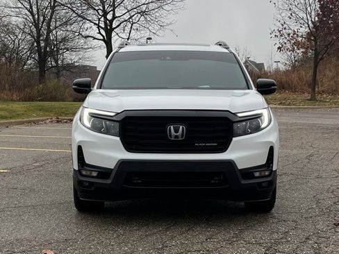 Certified 2024 Honda Passport Black Edition image 2