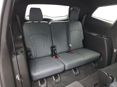 Certified 2023 Buick Enclave Essence image 43