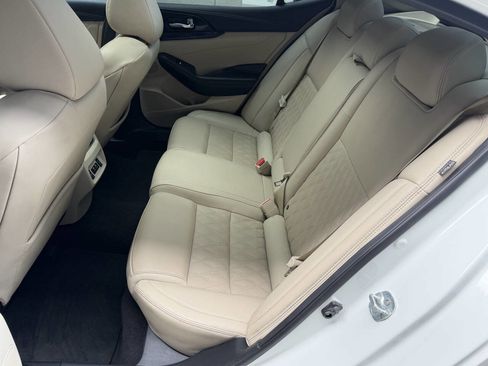 Used 2023 Nissan Maxima Platinum w/ Sport Mat Group image 18