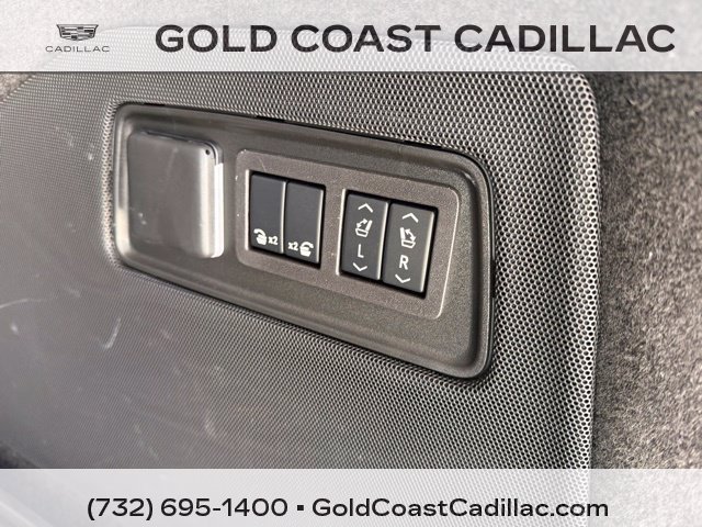 Certified 2024 Cadillac Escalade V w/ LPO, ONYX Package AWD/4WD image 17