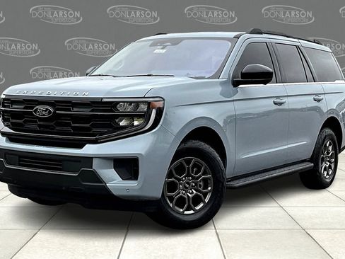 Certified 2025 Ford Expedition Active AWD/4WD image 2