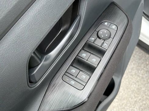 Used 2025 Nissan Kicks S image 13