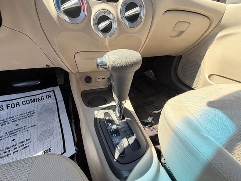 Used 2011 Hyundai Accent GLS image 13