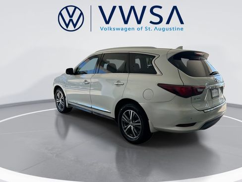 Used 2020 INFINITI QX60 Luxe w/ Essential Package FWD image 6