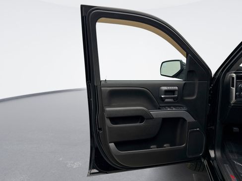 Used 2018 Chevrolet Silverado 1500 LTZ Z71 image 9