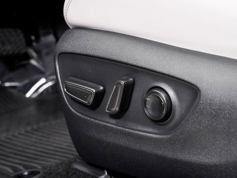 Used 2025 Toyota RAV4 XLE Premium image 11