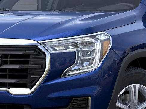 Used 2022 GMC Terrain SLE w/ Driver Convenience Package AWD/4WD image 10