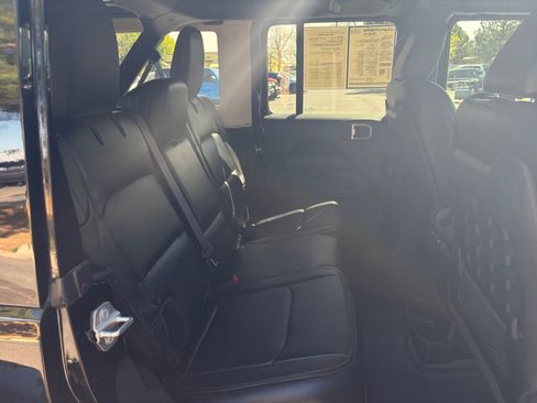 Used 2023 Jeep Wrangler Unlimited Rubicon 392 w/ Xtreme Recon 35" Tire Package AWD/4WD image 18