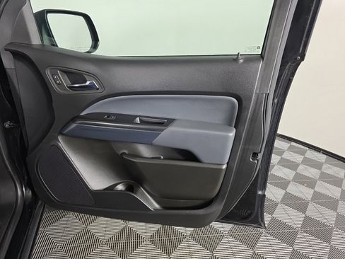 Used 2022 Chevrolet Colorado Z71 w/ Z71 Midnight Edition image 35