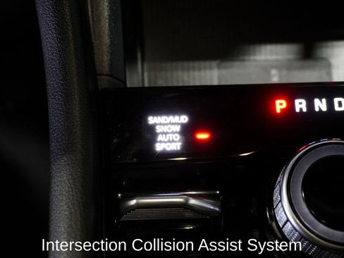 Used 2024 Jeep Grand Cherokee Limited w/ Luxury Tech Group II image 19