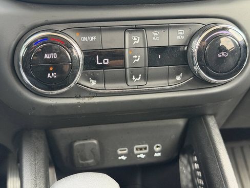 Used 2021 Chevrolet TrailBlazer LT w/ Convenience Package FWD image 23
