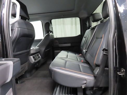 Used 2025 Ford F250 Lariat w/ Black Appearance Package image 10