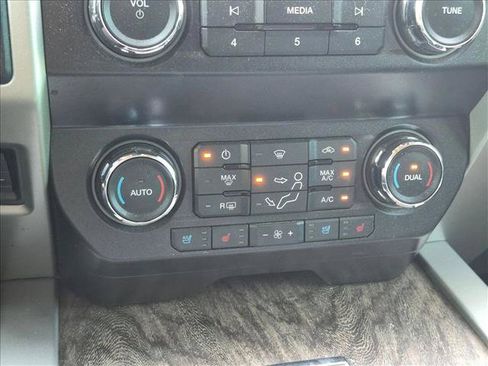 Used 2019 Ford F250 Lariat w/ Lariat Ultimate Package AWD/4WD image 13