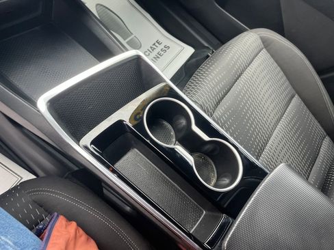 Used 2025 Chevrolet Equinox LT image 16