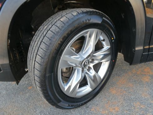 Used 2019 Toyota Highlander Limited image 36